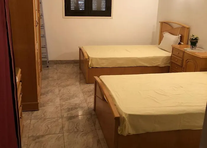 Stunning Seaview For Rent- Prime Location Hostel